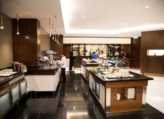 La salle de restaurant du salon Premium Etihad Airways, à Abu Dhabi (DR) La salle de restaurant du salon Premium Etihad Airways, à Abu Dhabi (DR)