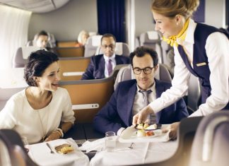 Lufthansa lance un nouveau service de restauration en classe affaires (DR) Lufthansa lance un nouveau service de restauration en classe affaires (DR)