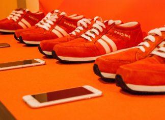 Les Sneakairs sont dotées d'un capteur communiquant par Bluetooth avec une application GPS