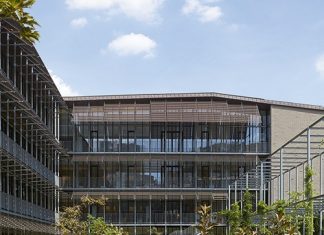 Loin du faubourg Saint-Honoré, les ateliers Hermès installés à Pantin.