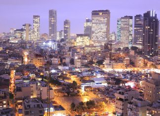 La skyline de Tel-Aviv, vue depuis l’hôtel Royal Beach. © LUDOVIC MAISANT