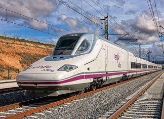 Renfe en France, SNCF en Espagne : chacune des compagnies lorgne sur le marché de sa voisine. © Patier