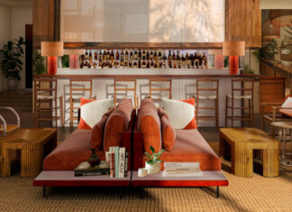 KAYAK-Miami-Beach-Lobby