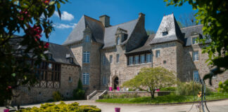 Logis-Hotel-Chateau-Brelidy
