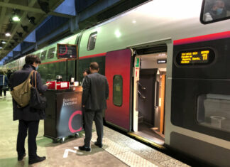 L'accueil en Business Première, un des services de la SNCF pour reconquérir les voyageurs d'affaires..