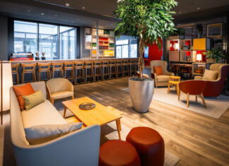 Lobby de l'Intercity Zurich Airport.