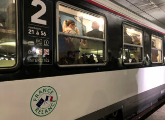 Départ des premiers trains de nuit Paris-Lourdes et Paris-Briançon de la gare d'Austerlitz. (c) S. Jaladis