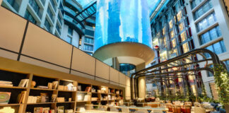 Le Radisson Collection Berlin, organisé autour de l'Aquadom.