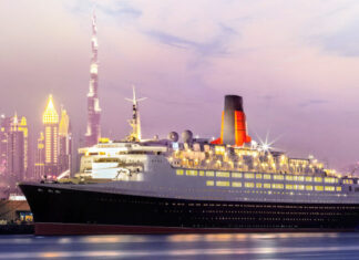 A Dubaï, le célèbre paquebot Queen Elizabeth 2, en passe d'être transformé en MGallery.