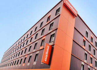 EasyHotel s'est installé à proximité de l'aéroport de Paris CDG, mais aussi du parc des expositions de Villepinte.
