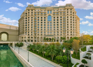 Façade de l'hôtel Le Royal Méridien Doha.