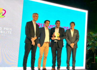 Alain Krakovitch, directeur de TGV-Intercités, David Frangeul, responsable multimodal chez Advito, Laurent Bensaïd, directeur account manager France de BCD Travel et Michel Dileman, président de l'AFTM lors de la remise des Grands Prix de l'Ecomobilité de la SNCF.
