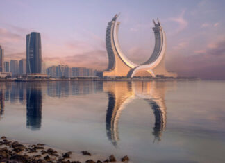 Les Katara Towers, hébergeant les luxueux Raffles et Fairmont Doha.