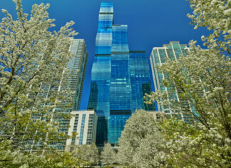 La tour St. Regis à Chicago, dessinée par Jeanne Gang.