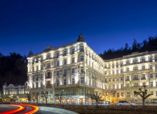 Le Grandhotel Pupp, à Karlovy Vary, en République Tchèque, rendu célèbre pour avoir accueilli James Bond dans Casino Royale.