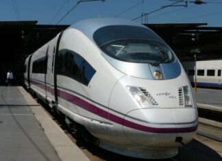 Les trains AVE de la Renfe rouleront bientôt sur les lignes Lyon-Barcelone et Marseille-Madrid.