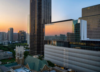 La croissance est au rendez-vous pour les groupes hôteliers (ici le JW Marriott Dallas Arts District, récemment ouvert).