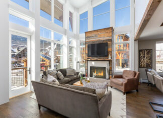 Parmi les locations bientôt proposées par Homes & Hideaways by World of Hyatt, The Lodge at Spruce Peak Residences