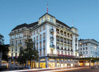 Le Mandarin Oriental Savoy, à Zurich, s'inscrit dans les murs historiques de l'hôtel Baur en Ville.