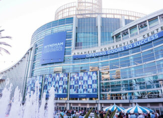 En passe d'être racheté par Choice, le groupe Wyndham, qui compte plus de 9000 hôtels dans le monde, avait rassemblé tous ses franchisés à Anaheim en septembre dernier.