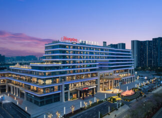 Le Hampton by Hilton Guangzhou Xintang Railway Station, un des derniers nés parmi les 3000 hôtels de la marque.