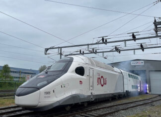 Le futur TGV Inoui, dans les usines d'Alstom à Belfort