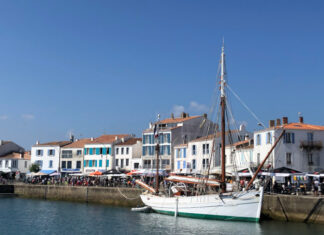 Port Joinville, sur l'île d'Yeu, un des nombreux lieux touristiques de Vendée.
