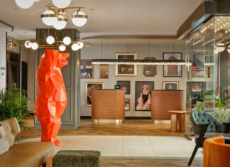 Lobby du Radisson RED Berlin Kudamm.