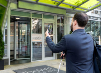 Hilton est partenaire de l'application Be My Eyes pour assister ses clients malvoyants outre Atlantique.
