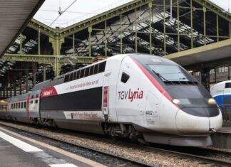 Lyria renforce l'offre de divertissement à bord de ses TGV avec davantage de contenus et un portail WiFi amélioré.