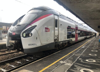 La SNCF entreprend un vaste chantier de rénovation sur l'axe Paris-Orléans, entraînant des coupures de la ligne d’août 2025 à février 2026.