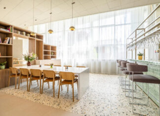 Plus design, plus contemporain, le Novotel Bruges Centre, récemment rénové, incarne la nouvelle génération des hôtels de la marque.