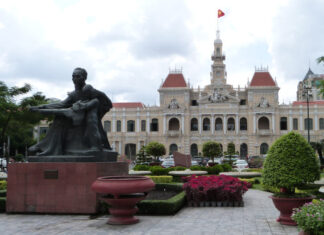 Hôtel de ville d'Ho Chi Minh Ville, bientôt reliée à la capitale Hanoi en TGV. (c) S. Jaladis