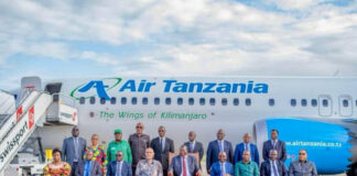 Sur la liste noire des compagnies bannies du ciel européen, Air Tanzania avait reçu fin 2023 son premier Boeing B737-Max 9 (ici, la photo de la cérémonie à l'aéroport Julius Nyerere de Dar Es Salaam).