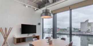 The new Regus Le Spring site in Grenoble has 51 private offices, 3 meeting rooms and a coworking space. The new Regus Le Spring site in Grenoble has 51 private offices, 3 meeting rooms and a coworking space.