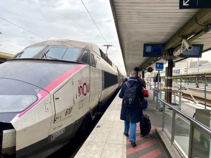 La SNCF annonce l’ouverture des ventes de sa nouvelle offre premium, la classe Optimum offerte à bord des TGV INOUI, pour des débuts le 8 janvier. La SNCF annonce l’ouverture des ventes de sa nouvelle offre premium, la classe Optimum offerte à bord des TGV INOUI, pour des débuts le 8 janvier.