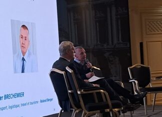 Willie Walsh, le président de l'IATA, interviewé lors de l'assemblée générale du BAR France.