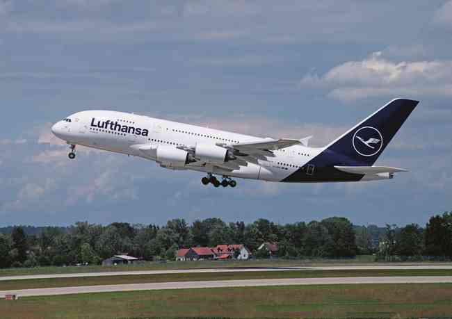 Les huit A380 de la flotte Lufthansa se dotent de nouveaux sièges en classe affaires Les huit A380 de la flotte Lufthansa se dotent de nouveaux sièges en classe affaires