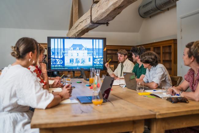 ... et salle de séminaire au Domaine de Richebourg