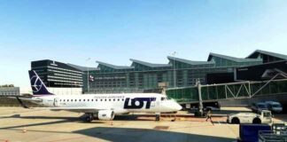 Un appareil de LOT sur l'aéroport de Varsovie (Photo: Luc Citrinot)