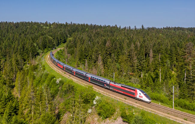 Ce partenariat concerne les voyageurs des 17 allers-retours ferroviaires quotidiens proposés par Lyria.