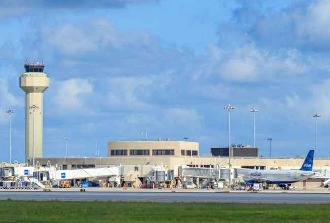 L’aéroport de Palm Beach sera bien rebaptisé President Donald J. Trump International Airport (DR PBI) L’aéroport de Palm Beach sera bien rebaptisé President Donald J. Trump International Airport (DR PBI)