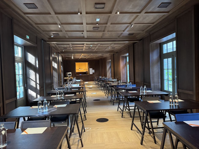 Salle de réunion divisible de l’Hôtel du Couvent
