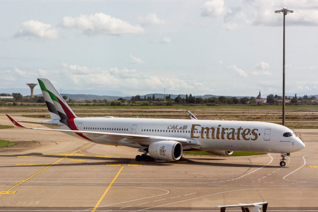 A350 from Emirates in Lyon © Thierry Perre