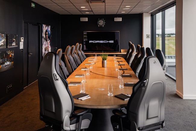 Seminar room at the Porsche Experience Centre Le Mans (c) Alexis Goure and Valentin Blois