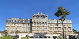 L'hôtel Le Royal, un des trois établissements du groupe Barrière à La Baule.
