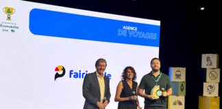 Michel Dieleman (président de l'AFTM) a remis le 1er prix Agence de voyages à Fairjungle.