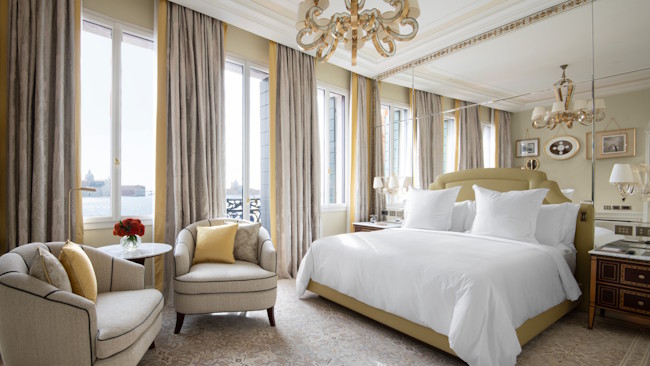 Chambre premium avec vue sur la lagune.