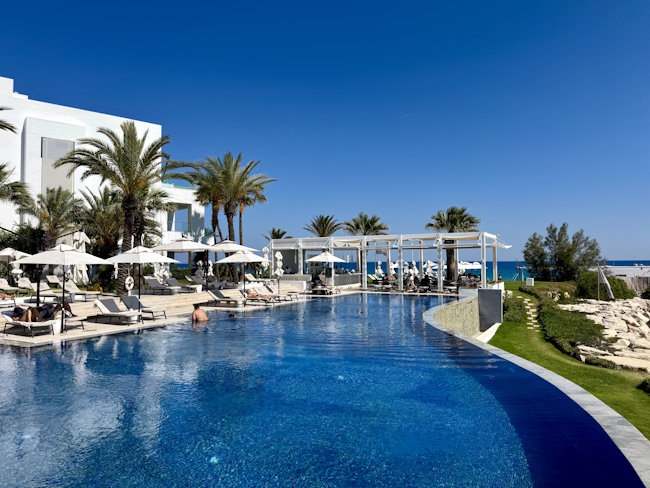 La Badira hotel pool