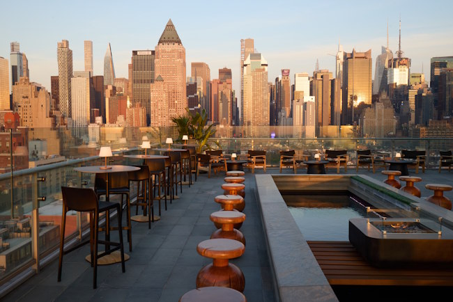Vue du bar en rooftop de l'hôtel Ink 48, prochainement sous enseigne MGallery. Vue du bar en rooftop de l'hôtel Ink 48, prochainement sous enseigne MGallery.